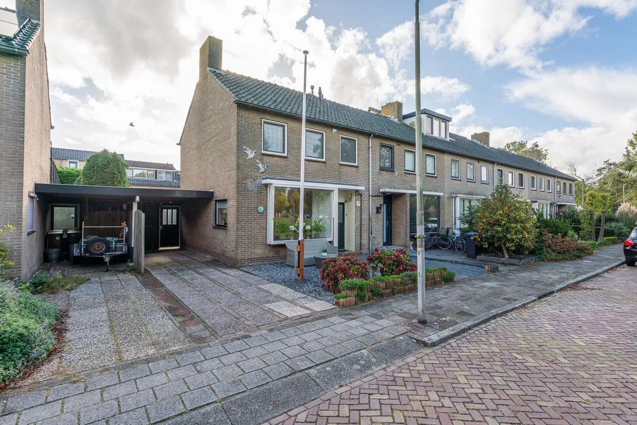 Hoekwoning te koop: Divonalaan 33, Hillegom