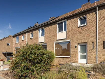 Tussenwoning te koop: Doctor Poelsstraat 21, Elsloo Elsloo