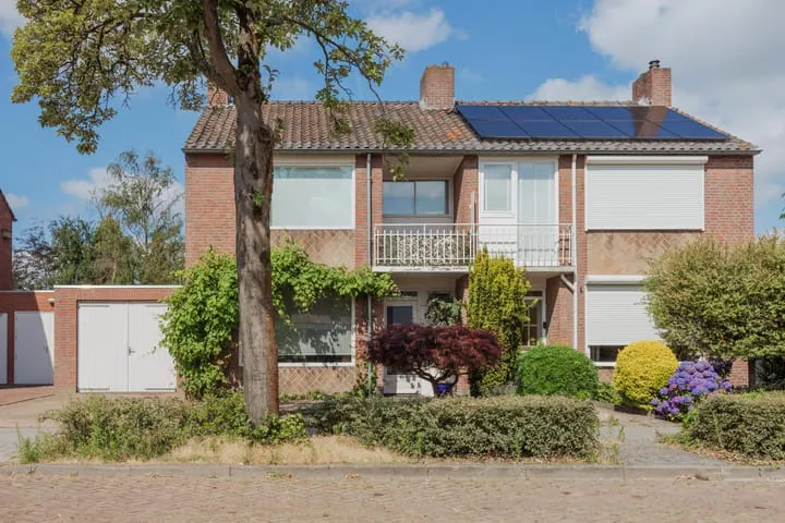 Twee-onder-één-kap te koop: Doctor Schaepmanstraat 10, Prinsessenbuurt Kaatsheuvel