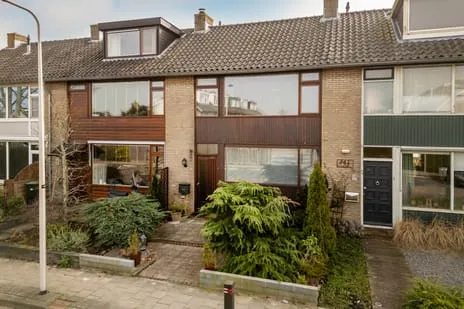 Tussenwoning te koop: Doctor Abraham Kuyperstraat 76, Staatsliedenbuurt/Vijfakkers Moordrecht
