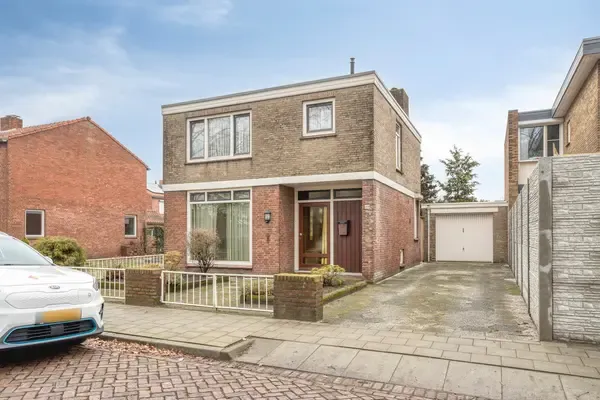 Vrijstaande woning te koop: Doctor Mollerlaan 69, Fatima-villapark Roosendaal
