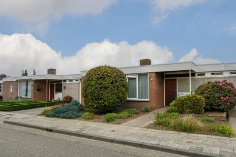 Tussenwoning te koop: Doctor Schaepmanstraat 52, Stramproy Stramproy