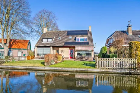 Twee-onder-één-kap te koop: Doctor van Noortstraat 95B, Kern Stompwijk Leidschendam