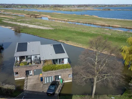 Twee-onder-één-kap te koop: Dodaarsoever 13, De Vissen 'S-Gravenhage