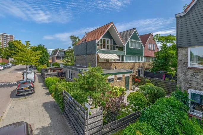 Hoekwoning te koop: Dodonaeuslaan 317, Poelenburg Noord Zaandam