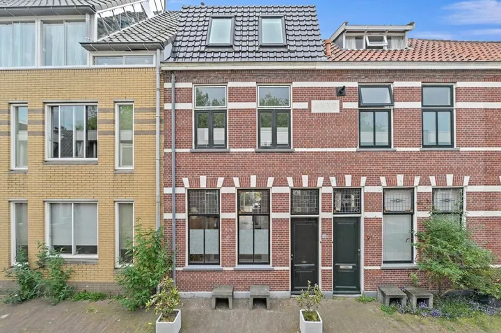Tussenwoning te koop: Doelenstraat 93, Centrum-Oost Delft