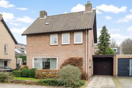 Hoekwoning te koop: Doenradestraat 28, Ypelaar Breda