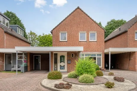 Tussenwoning te koop: Doenssenstraat 16, America America