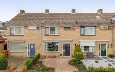 Tussenwoning te koop: Doetinchemsestraat 62, Middelharnis bomenbuurt Middelharnis