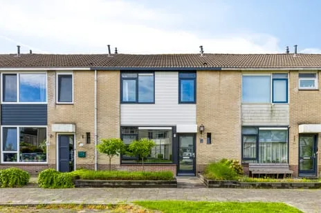Tussenwoning te koop: Doggersbank 8, Emmeloord-Espelervaart-Rivierenbuurt Emmeloord