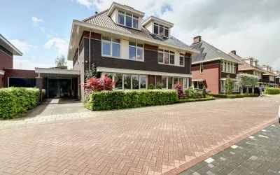 Tussenwoning te koop: Doggersbanklaan 102A, Bodegraafsestraatweg Gouda