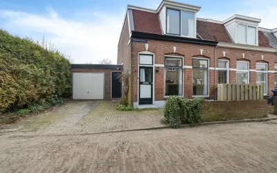 Tussenwoning te koop: Dokkumerstraat 1, Oldegalileën Leeuwarden