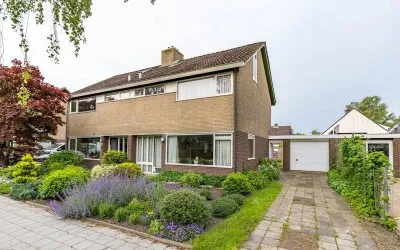 Twee-onder-één-kap te koop: Dokter B. Hornstrasingel 78, Burgum