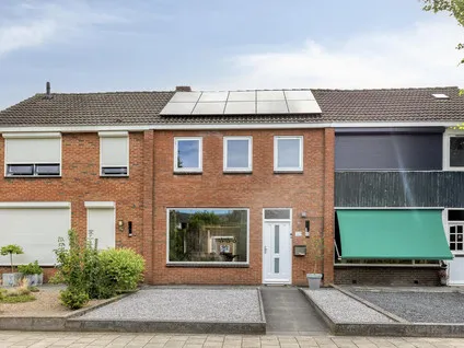 Tussenwoning te koop: Dokter J. Veldhuijzen van Zantenstraat 34, Enter-Zuidwest Enter