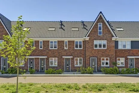 Tussenwoning te koop: Dokter Leo van der Laanstraat 42, Brouwersland Huissen