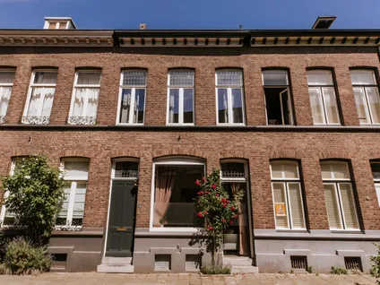 Tussenwoning te koop: Dokter Leursstraat 6, Roerzicht Roermond