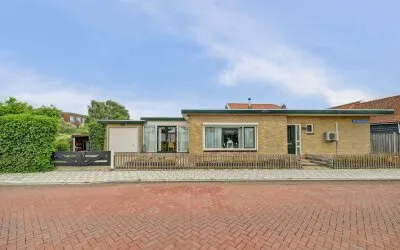 Vrijstaande woning te koop: Dokter Maasstraat 2, Colijnsplaat Colijnsplaat