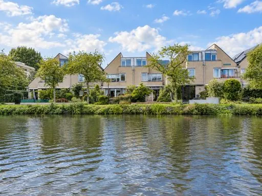 Tussenwoning te koop: Dokter Perquinstraat 40, Leidschendam