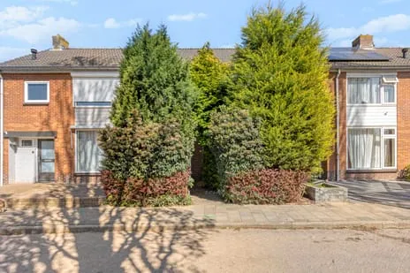 Tussenwoning te koop: Dokter Plaslaan 24, Ammerzoden Ammerzoden
