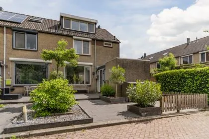 Hoekwoning te koop: Dokter Schöyerstraat 181, Stalkaarsen Gorinchem