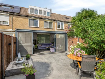 Tussenwoning te koop: Dokter Schöyerstraat 93, Stalkaarsen Gorinchem
