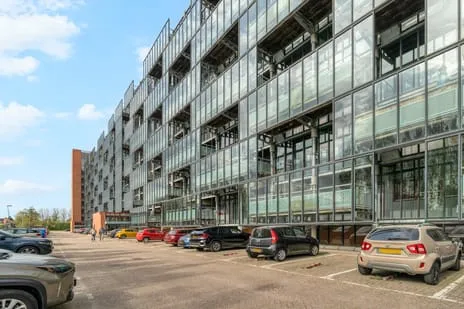 Appartement te koop: Dokter Van Ledestraat 25, Klein Plaspoelpolder Leidschendam