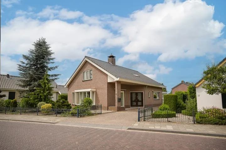 Vrijstaande woning te koop: Dokter van Noortstraat 20, Lienden Lienden