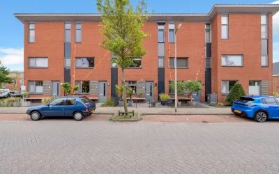Tussenwoning te koop: Dokter Van Westendorplaan 15, Staatsliedenbuurt/Vijfakkers Moordrecht