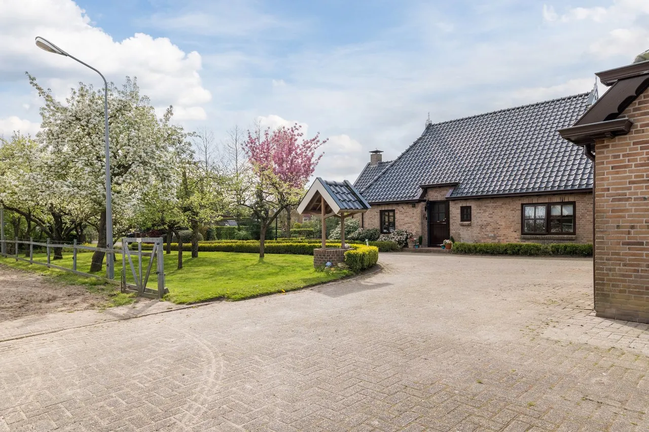 Vrijstaande woning te koop: Dokter Ypeijlaan 12, Noardburgum