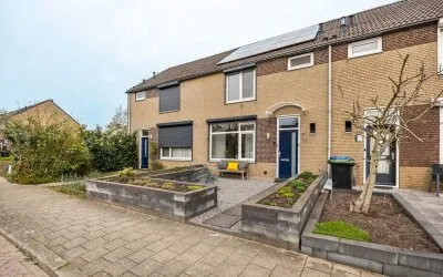 Tussenwoning te koop: Dokter Bauerstraat 88, Stalkaarsen Gorinchem