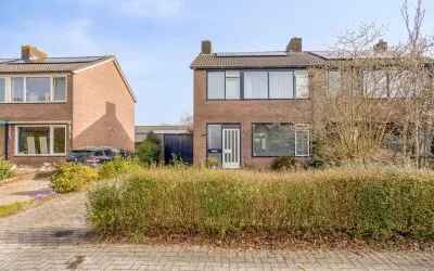 Twee-onder-één-kap te koop: Dokter Beumerstraat 20, Haulerwijk-Noord-Oost Haulerwijk