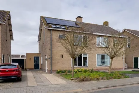 Tussenwoning te koop: Dokter Bloemstraat 83, Spierdijkerweg en omgeving Spierdijk