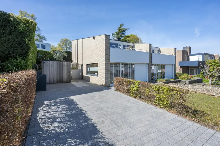 Twee-onder-één-kap te koop: Dokter de Weverlaan 12, Caumerveld Heerlen
