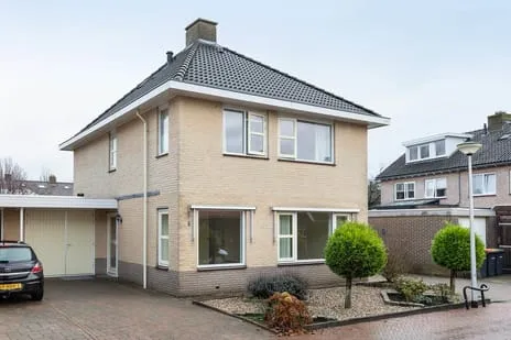 Hoekwoning te huur: dokter Eshuisstraat 2, Tubbergen west Tubbergen