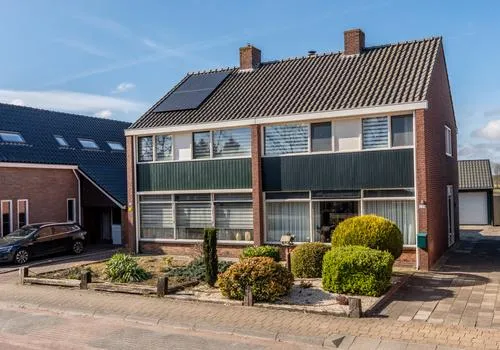 Twee-onder-één-kap te koop: Dokter Harm Brouwerstraat D 26, Nieuwe Pekela Nieuwe Pekela