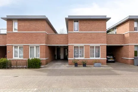 Tussenwoning te koop: Dokter P. Franssenstraat 10, Valendries Wijchen