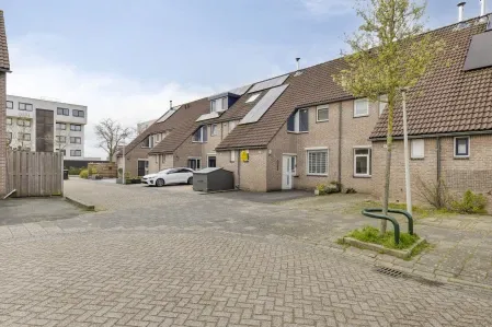 Tussenwoning te koop: Dokter Rietveldplein 4, Papendrecht