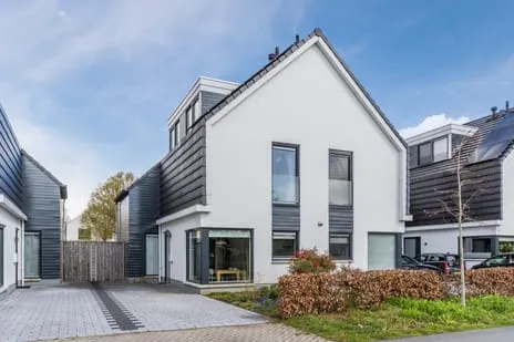 Twee-onder-één-kap te koop: Dokter Ruttenpark 13, Verspreide huizen ten oosten van Sterksel Sterksel