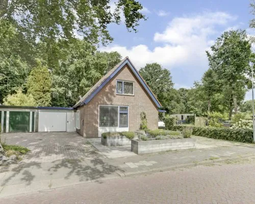 Twee-onder-één-kap te koop: Dokter Scheurerlaan 32, s Heerenloo Ermelo