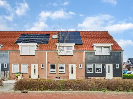 Tussenwoning te koop: Dokter Zoetemanstraat 12, Stavenisse Stavenisse