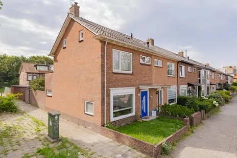 Hoekwoning te koop: Dolfijnstraat 228, Saturnusbuurt Ijmuiden
