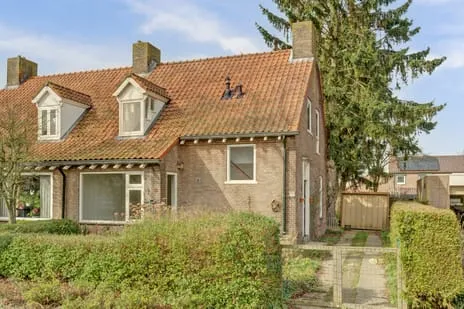 Twee-onder-één-kap te koop: Domakkerstraat 15, Kern Haalderen Haalderen