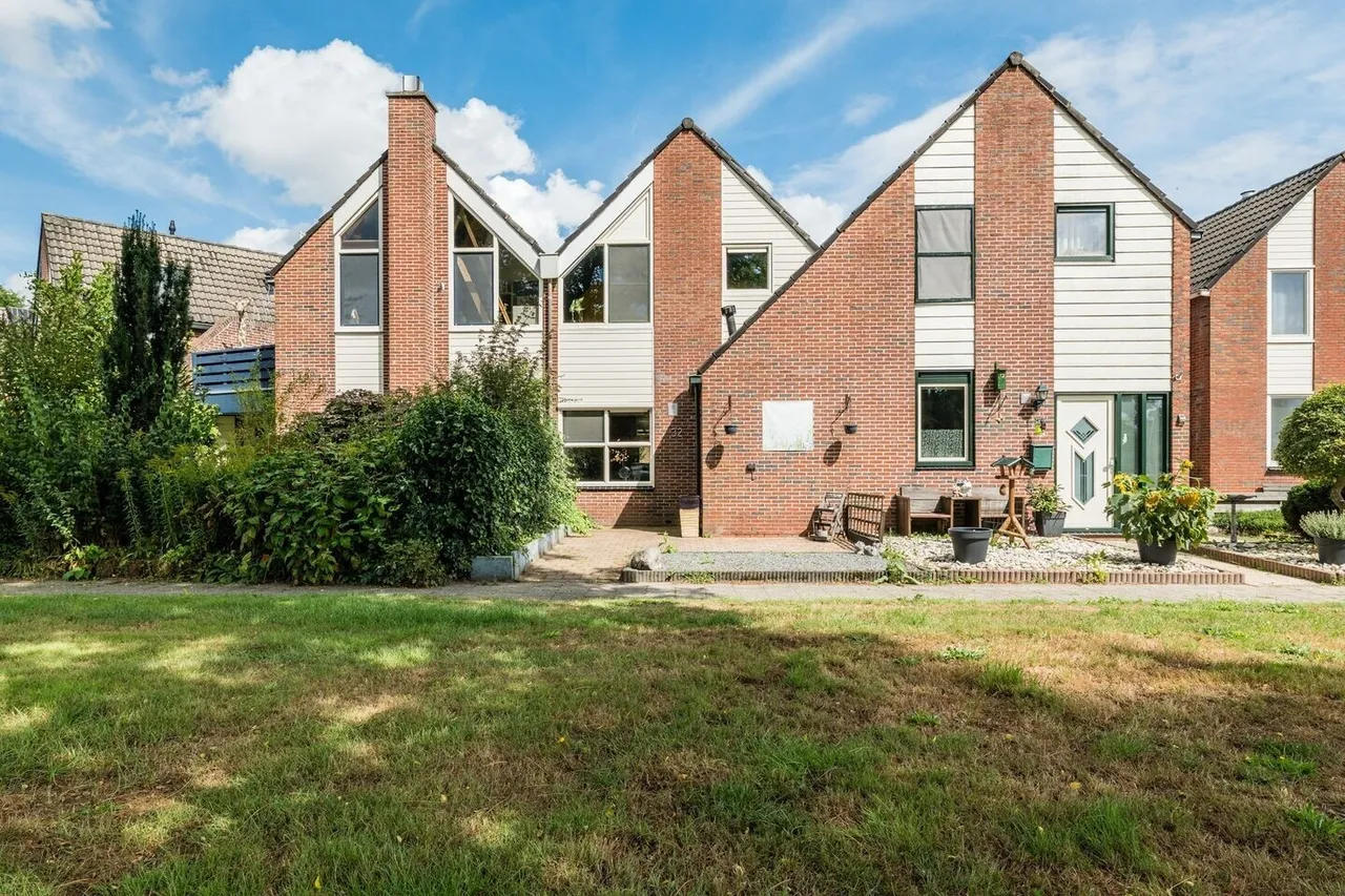 Tussenwoning te koop: Domela Nieuwenhuisweg 32, Muntendam