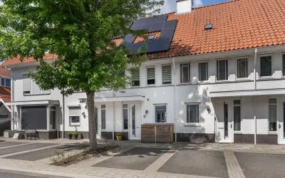 Tussenwoning te koop: Dominee Bakkerushof 52, Hedel Hedel