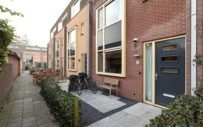 Tussenwoning te koop: Dominee Versteegtstraat 12, Nieuw-Loosdrechtsedijk Loosdrecht
