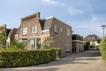 Twee-onder-één-kap te koop: Domineeslaantje 27, Breukelen Midden Breukelen
