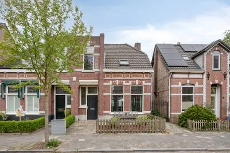 Twee-onder-één-kap te koop: Dommelhoefstraat 7, Villapark Eindhoven