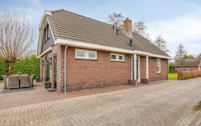 Vrijstaande woning te koop: Domstraat 56, Holkerveen Nijkerkerveen