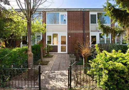 Tussenwoning te koop: Don Carloshof 15, Hoogvliet Rotterdam