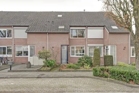 Tussenwoning te koop: Donauring 243, Venne-West Drunen